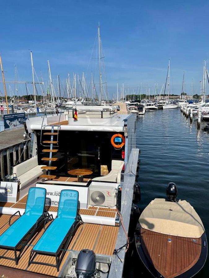 Hotel Hausboot mit Traumlage in Travemünde Lübeck Exterior foto