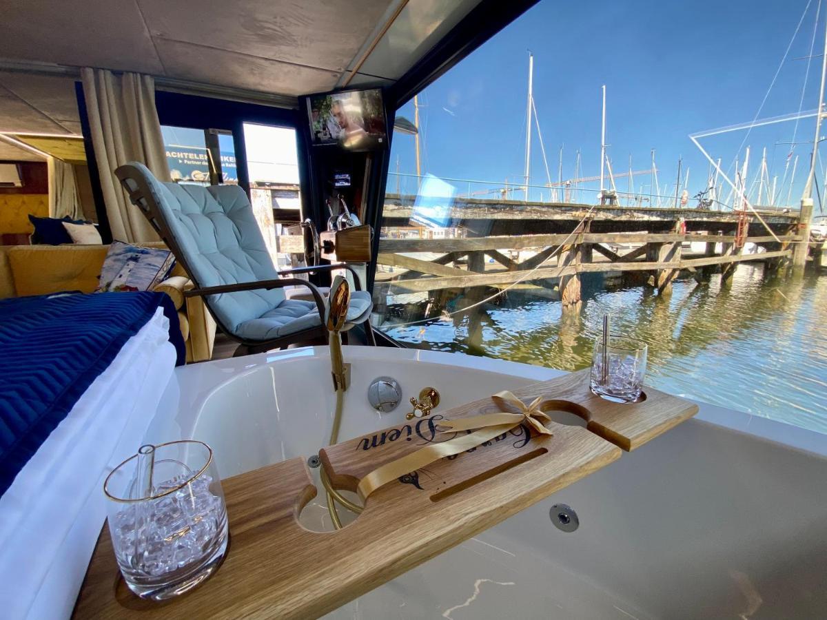 Hotel Hausboot mit Traumlage in Travemünde Lübeck Exterior foto